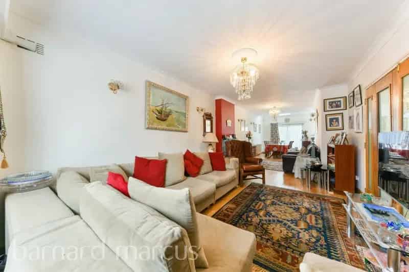 Four Bedroom Detached House in Acton Near Tube Station