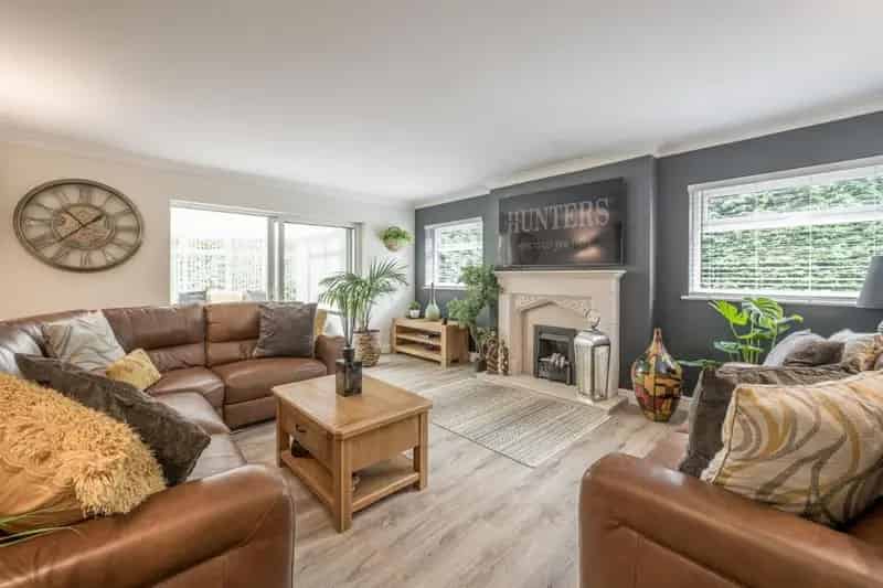 2 Bed Detached Bungalow for Sale Modern Kitchen Gated Driveway