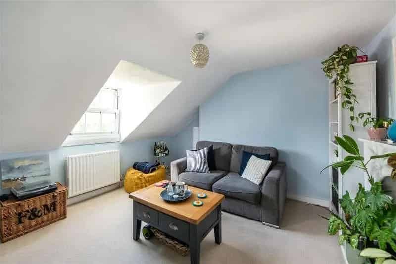 1 Bed Flat for Sale near Reigate Station