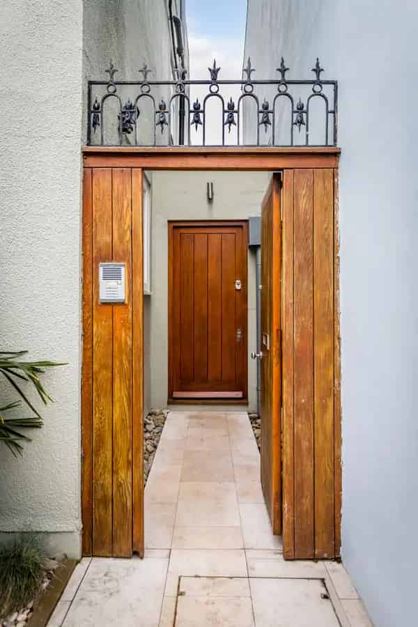 6 Bedroom Family Home Barnes Little Chelsea