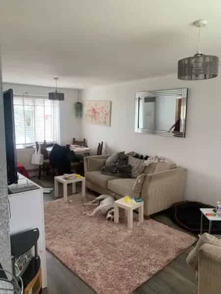 Large 3 Bedroom House Big Garden