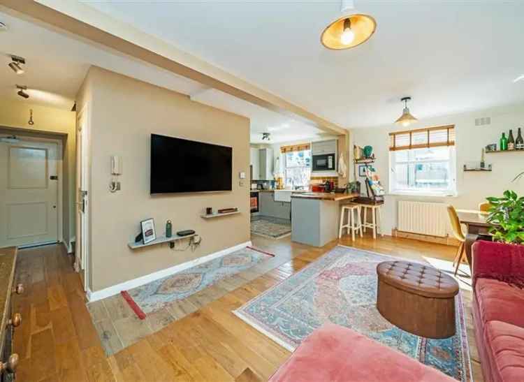 Two Bedroom Duplex Apartment near Columbia Road Shoreditch