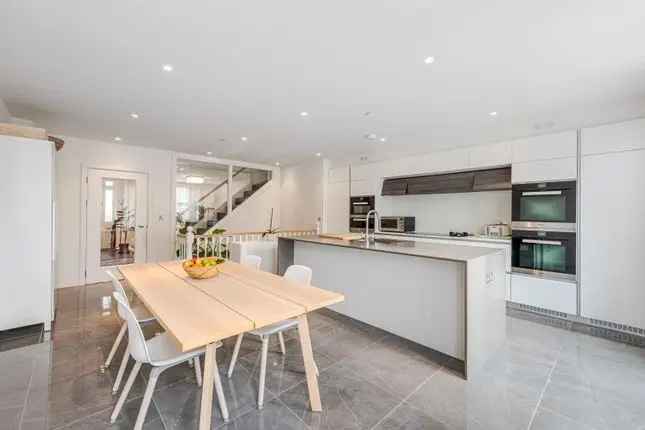 5 Bedroom House for Sale in Chatham Road London SW11