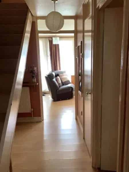 3 Bed Maisonette with Large Lounge and Balcony