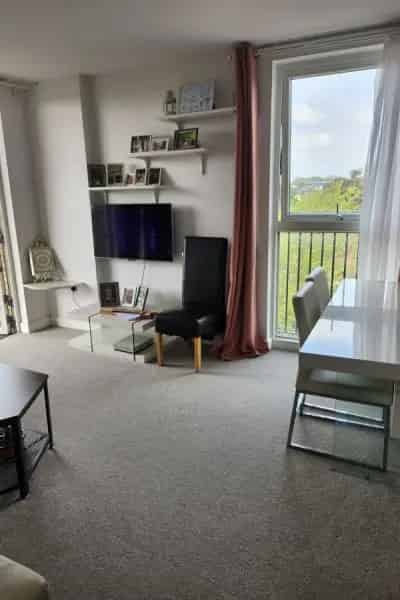 New Build Property West Ealing Sunny Large Windows Perfect View