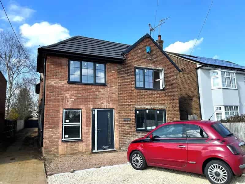 Extended 5 Bed Family Home with Open Plan Living