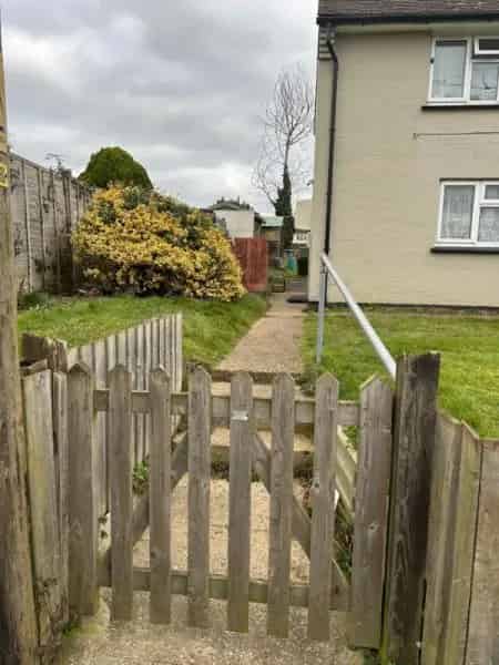 3 Bed House Massive Garden Downstairs Toilet
