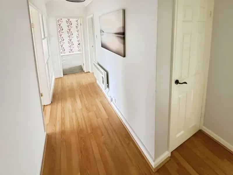 2 Bed Flat for Sale - No Upward Chain