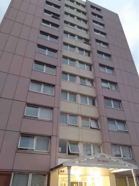 2 Bedroom Flat near Hull City Town and Bus Station
