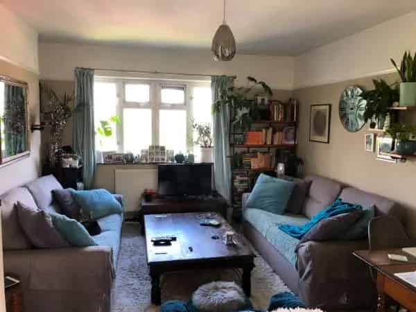 Large 2nd Floor Flat Fantastic Views Near Public Transport
