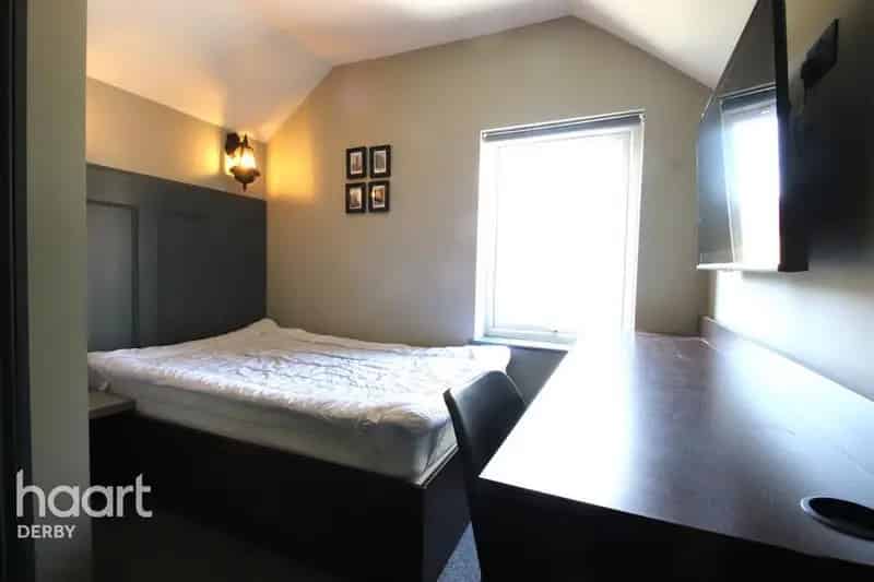 1 Bedroom Coach House to Rent - Fully Furnished Ensuite Bills Inclusive