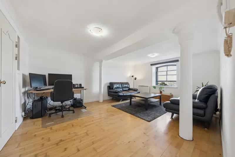 1 Bedroom Flat for Sale in Scotland