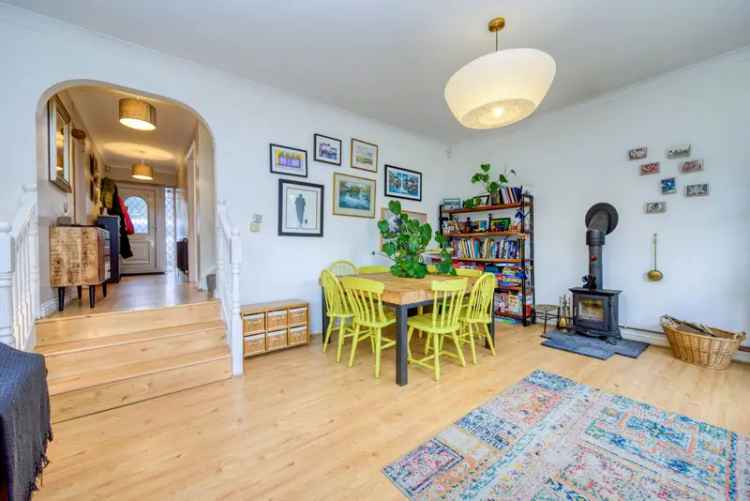 4 Bedroom Detached House to Rent Caversham Heights