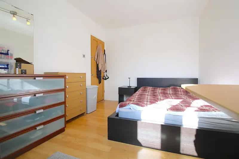 4 Bedroom Flat Near Aldgate East Station