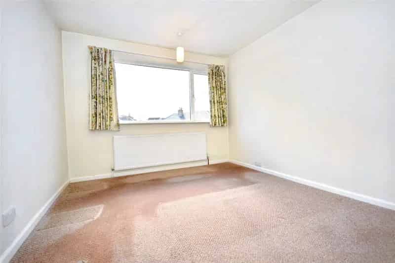 Three Bedroom End Terrace Home With Detached Garage