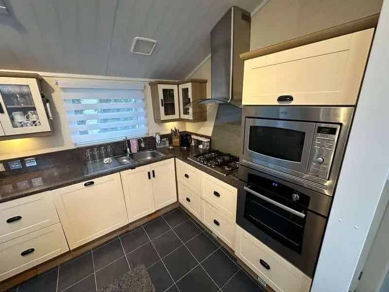 2 Bed Lodge with Stunning Wildlife Views
