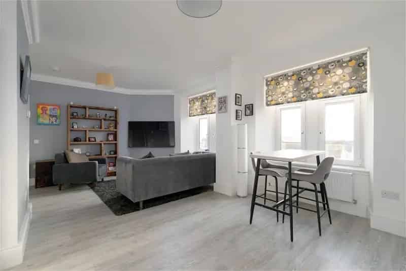 1 Bed Flat - First Floor with 1 Reception Room