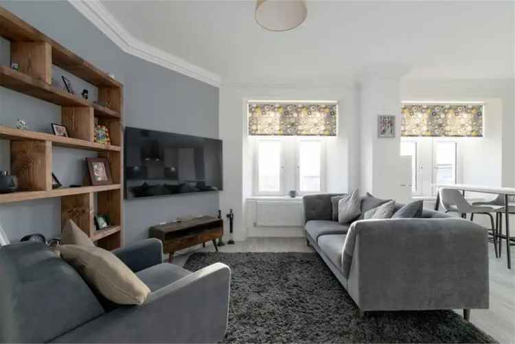 1 Bed Flat - First Floor with 1 Reception Room