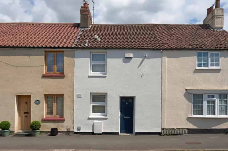 2 Bedroom Period Cottage Westbury Village