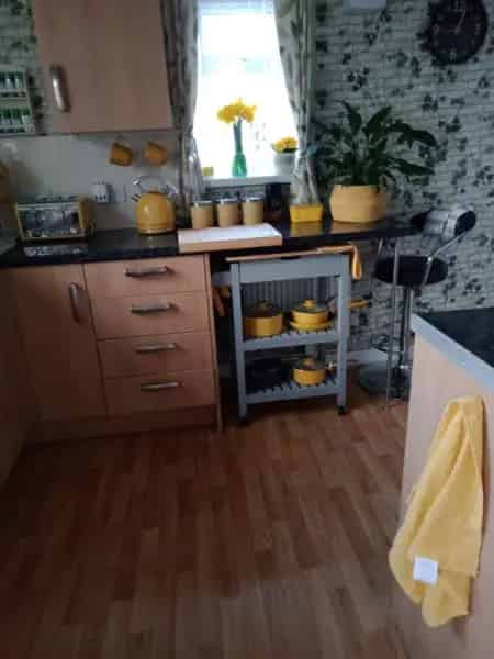 2 Bed Bungalow Mold North Wales Garden Driveway