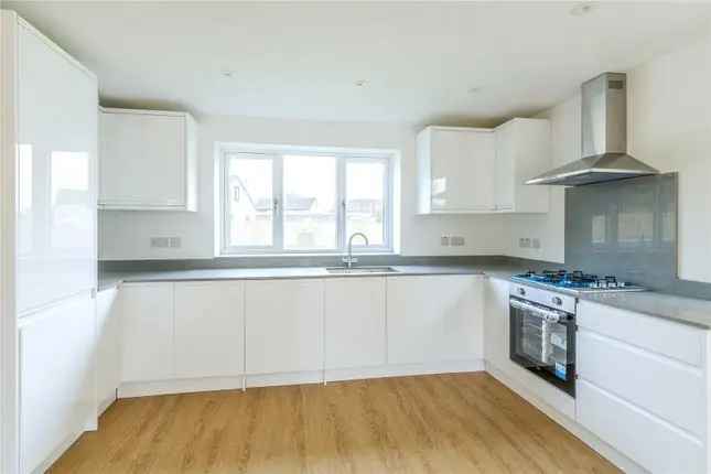 2 Bedroom Semi-Detached House Headley Park Bristol