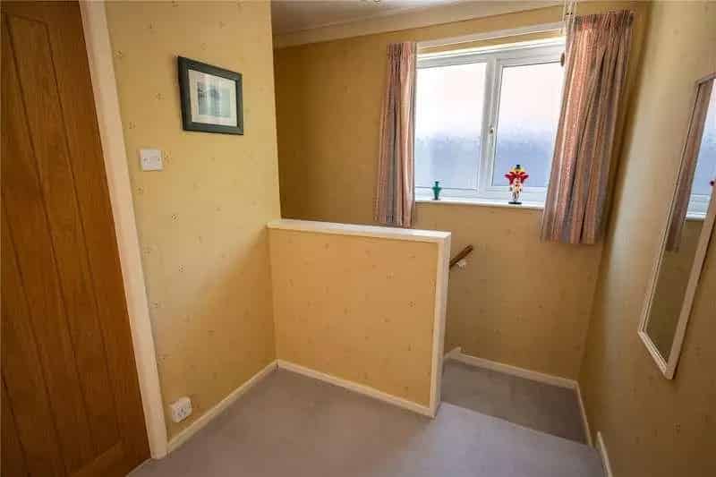 3 Bed House For Sale Freehold Parking Garden