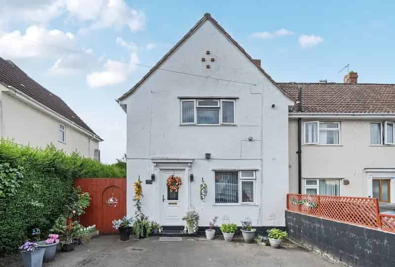3 Bedroom End Terrace House for Sale