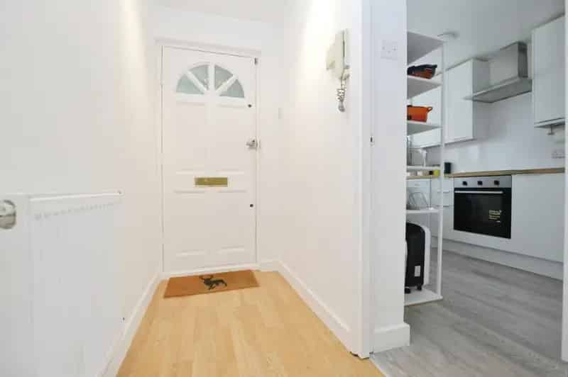 2 Bedroom Flat for Sale in London