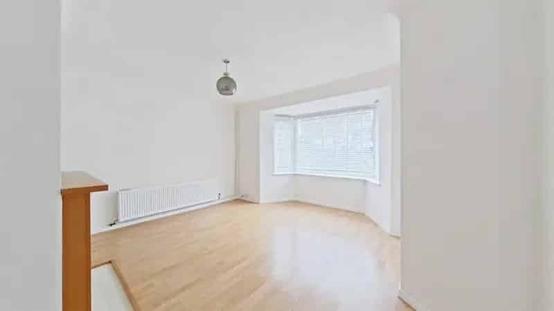 2 Bedroom House For Sale 743 SQ FT