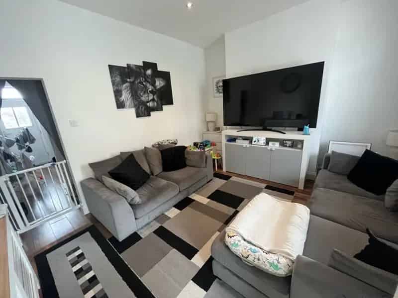 2 Bedroom House Chadderton - Vacant Possession