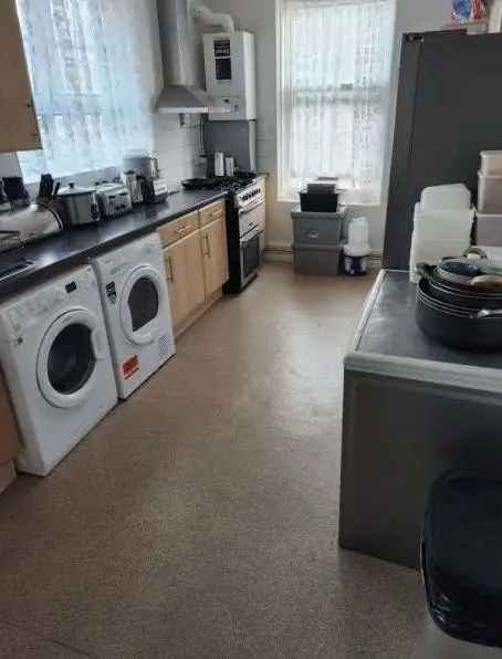 Flat For Rent in Tunbridge Wells, England