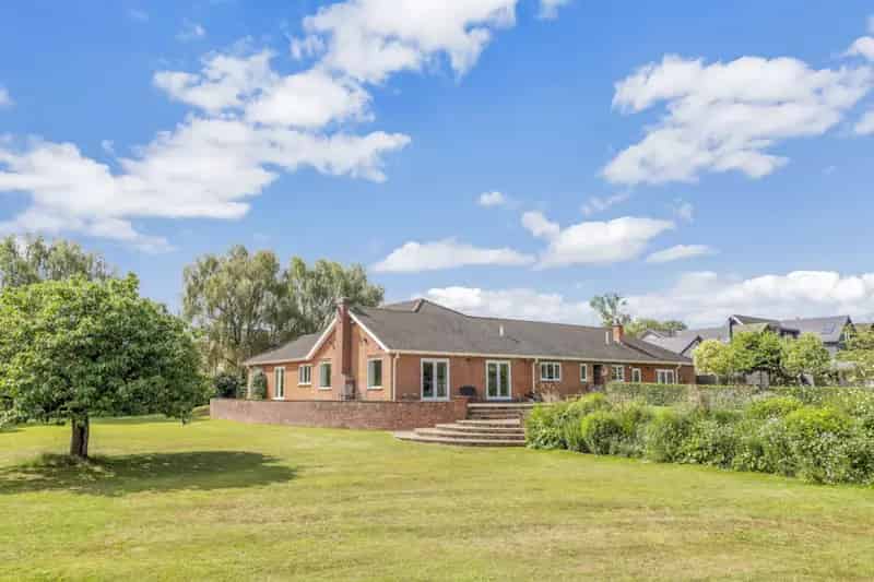 Spacious 4-Bedroom Detached Bungalow Willoughby on the Wolds