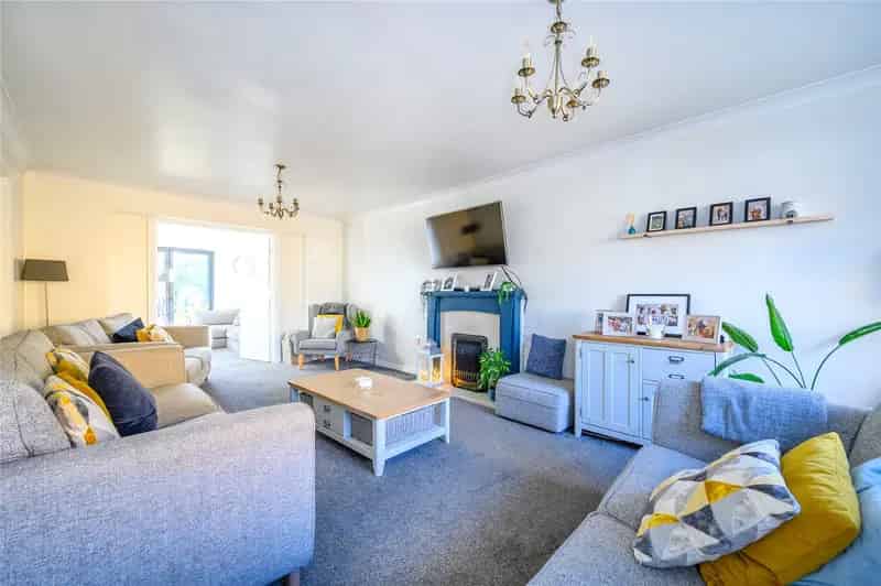 House For Sale , 9, Rosedale Court, Leeds, England