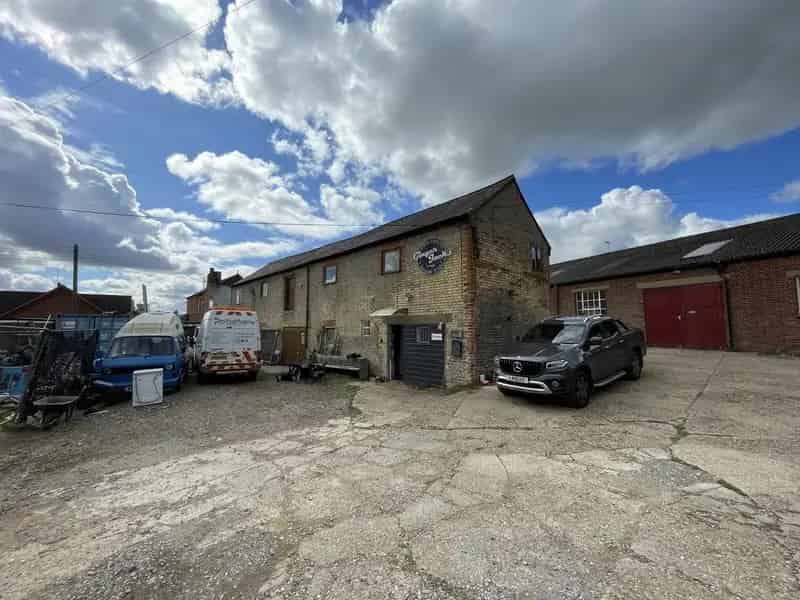 Industrial Workshop Units Waddesdon 5155 sq ft GIA