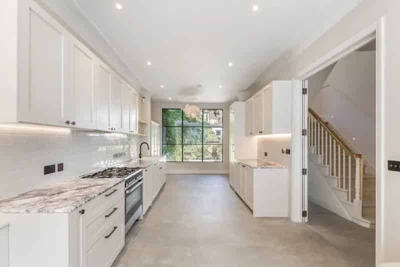 3 Bedroom House for Sale in Barnsbury - 2300 sq ft