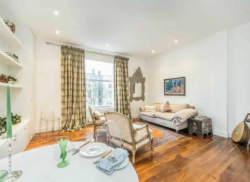 Spacious 1-Bedroom Victorian Apartment North Kensington