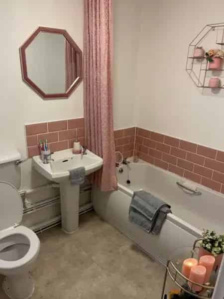 2 Bedroom Ground Floor Maisonette