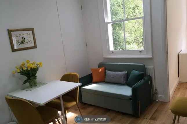 Flat to rent in Notting Hill, London W11