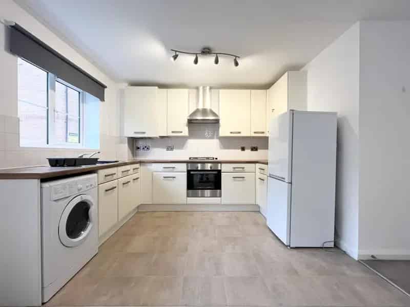 2 Bed Apartment Walton Peterborough - Family Friendly