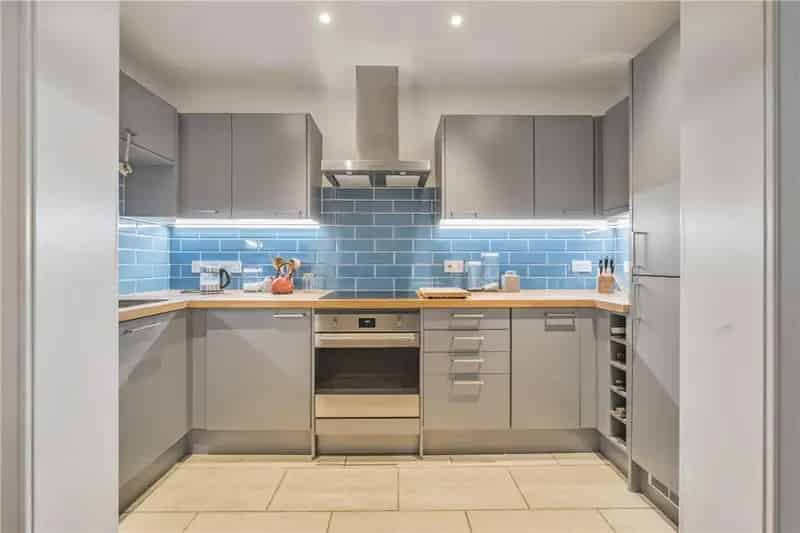 1 Bedroom Apartment for Sale - Excellent Standard