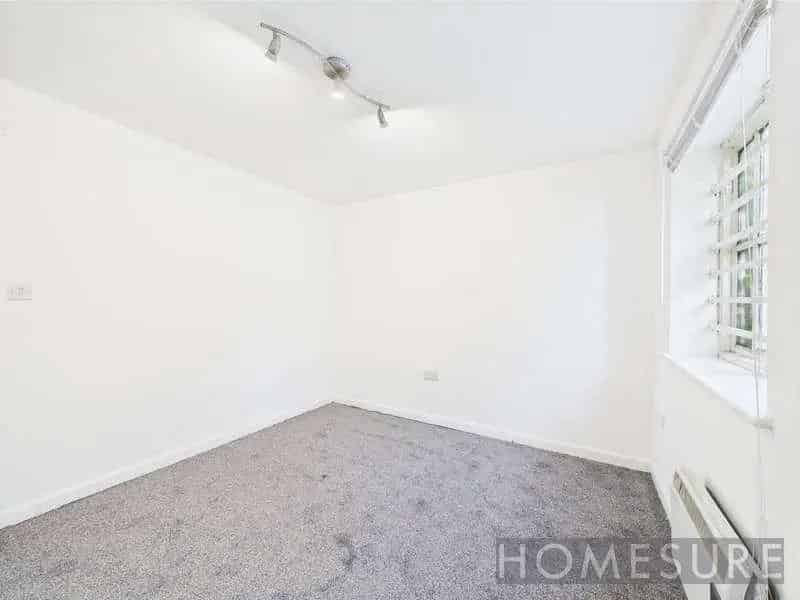2 Bed Flat for Sale near University Campuses