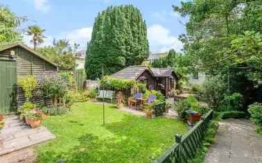 House For Sale in Truro, England