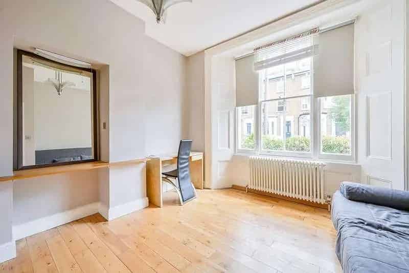 2 Bed Flat for Sale - Recently Refurbished
