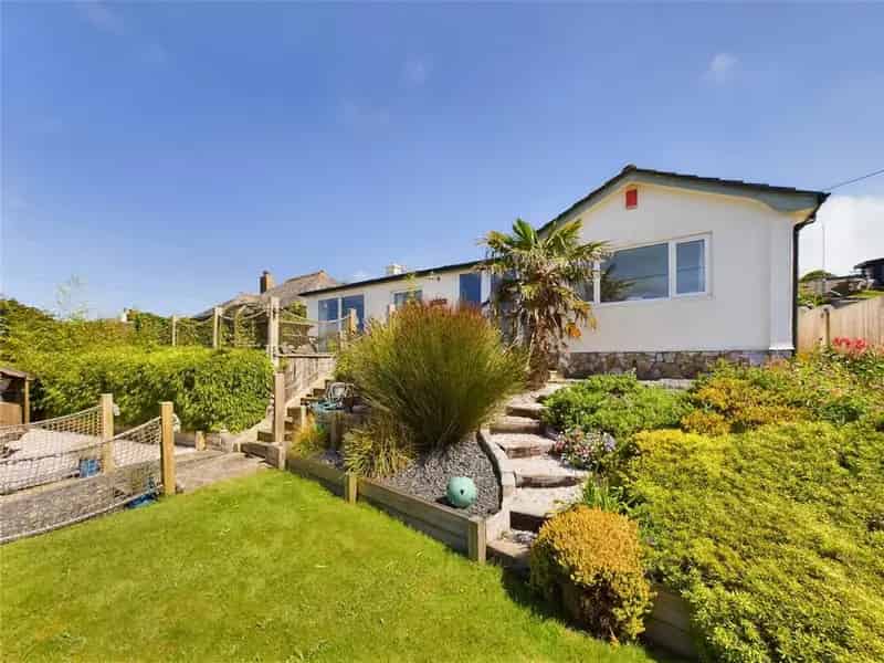 2 Bedroom Bungalow for Sale near Trebarwith Strand