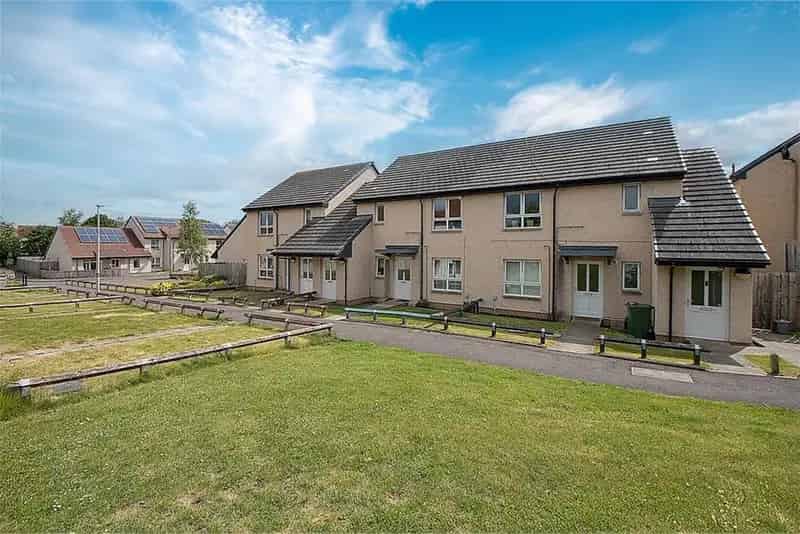 1 Bed Flat Ground Floor Tranent Modern Interior Allocated Parking