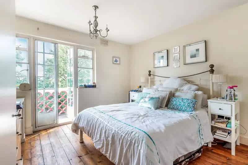 Spacious 3-Bedroom Flat in Ealing Village Gated Development