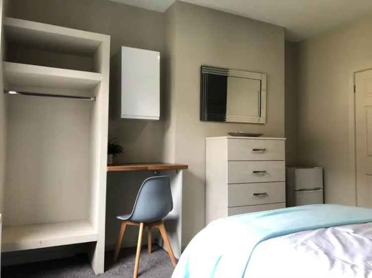 8 Bedroom House Share Near Liverpool City Centre All Bills Included