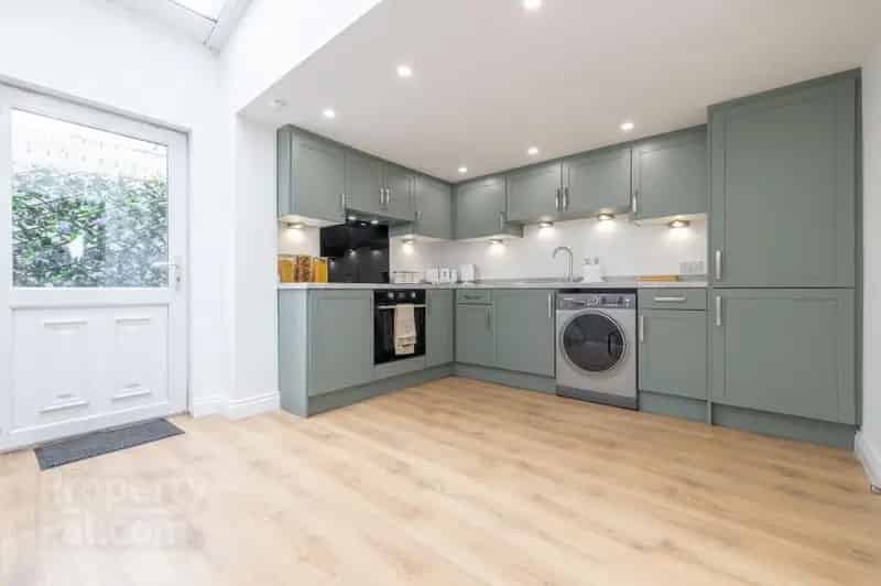 4 Bedroom House Bangor City Centre Professionals