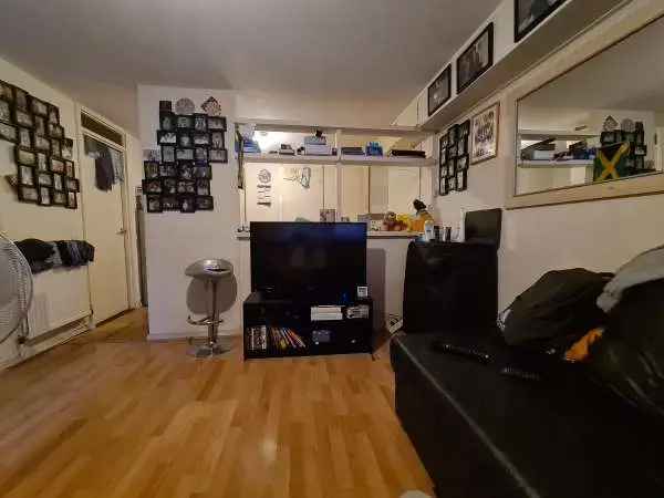 Flat For Rent in London, England