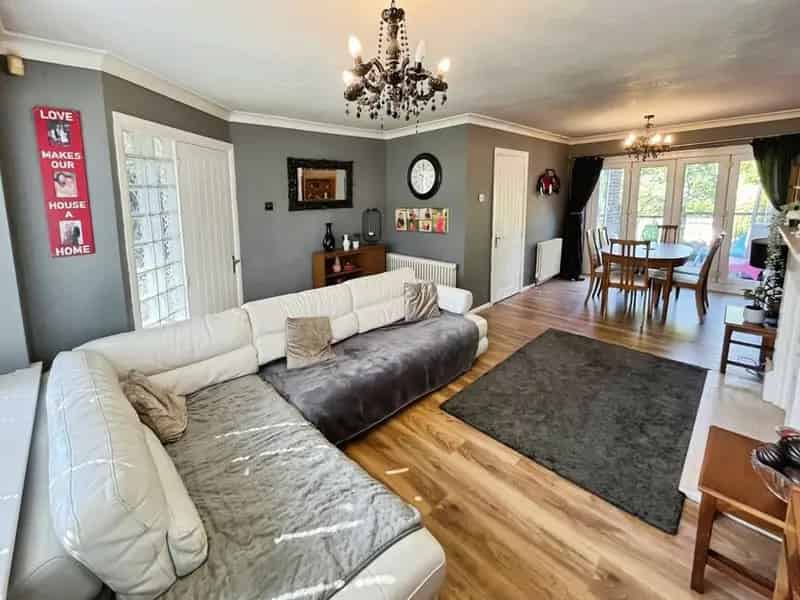3 Bedroom Semi Detached House Ossett West Yorkshire WF5